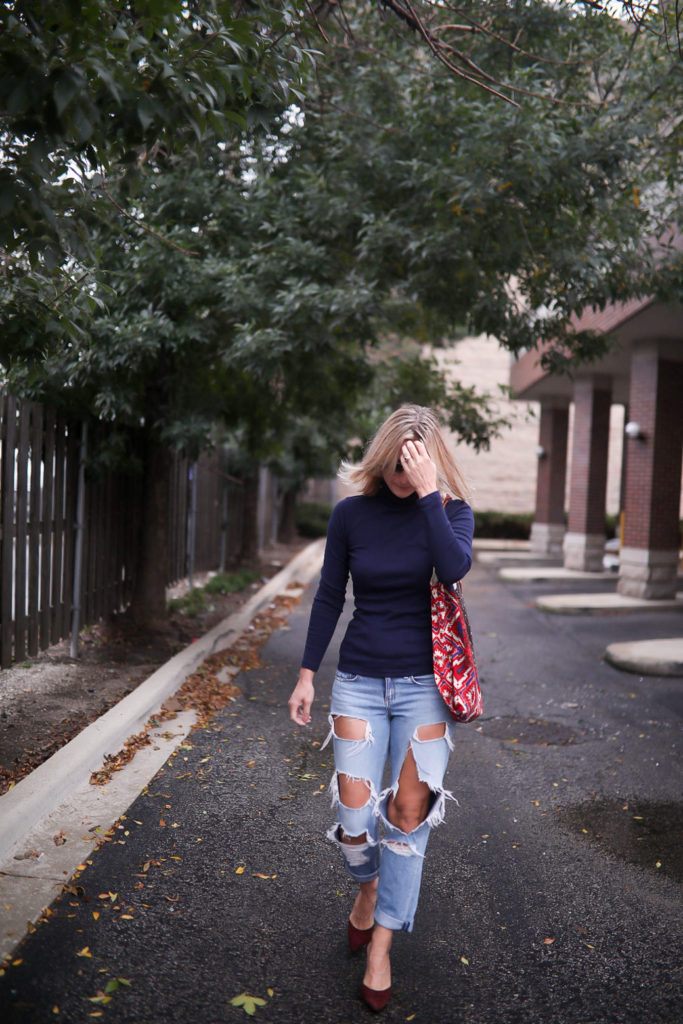 how to style Ripped Jeans