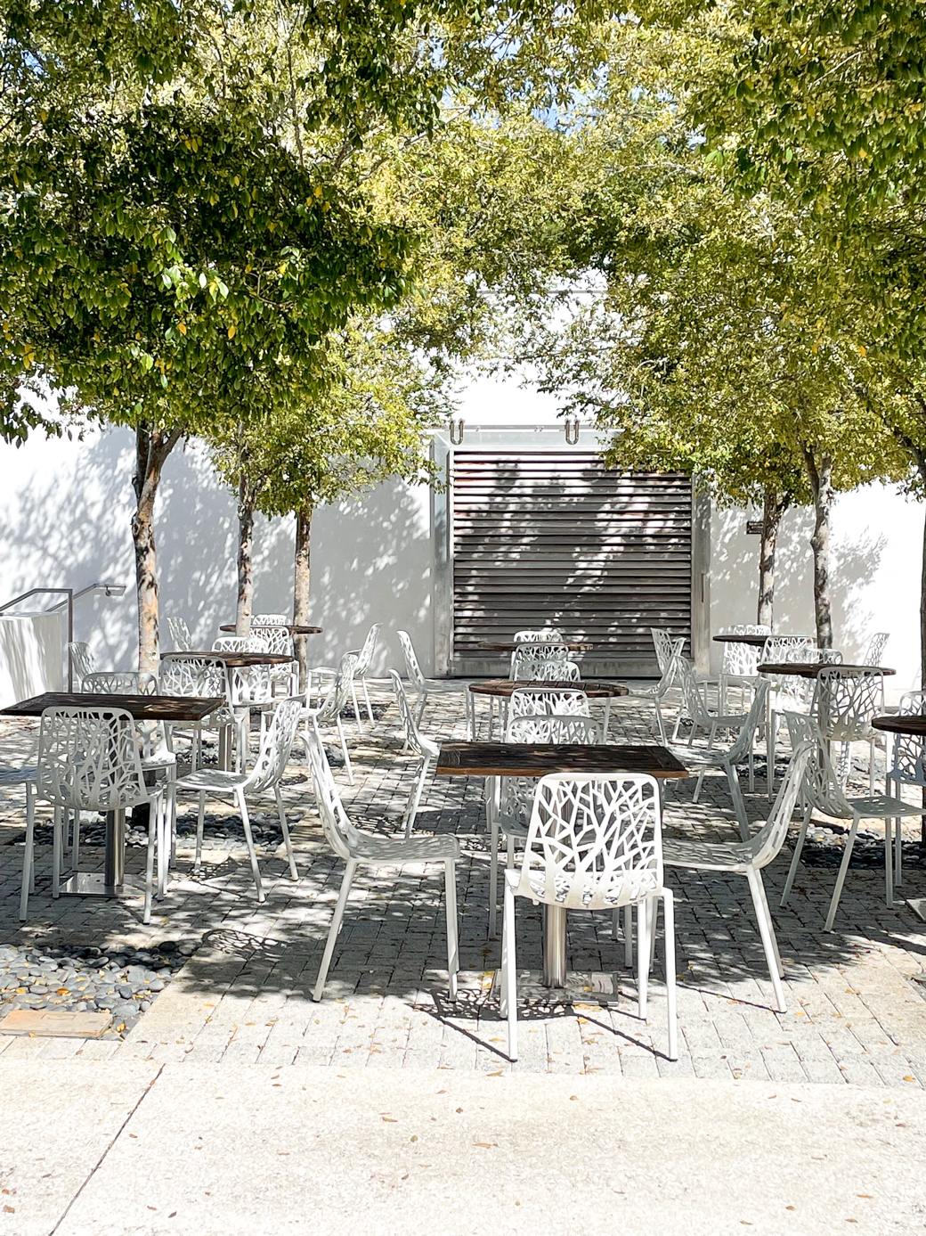 outdoor dining at Rosemary Beach Florida outdoor dining at Rosemary Beach Florida